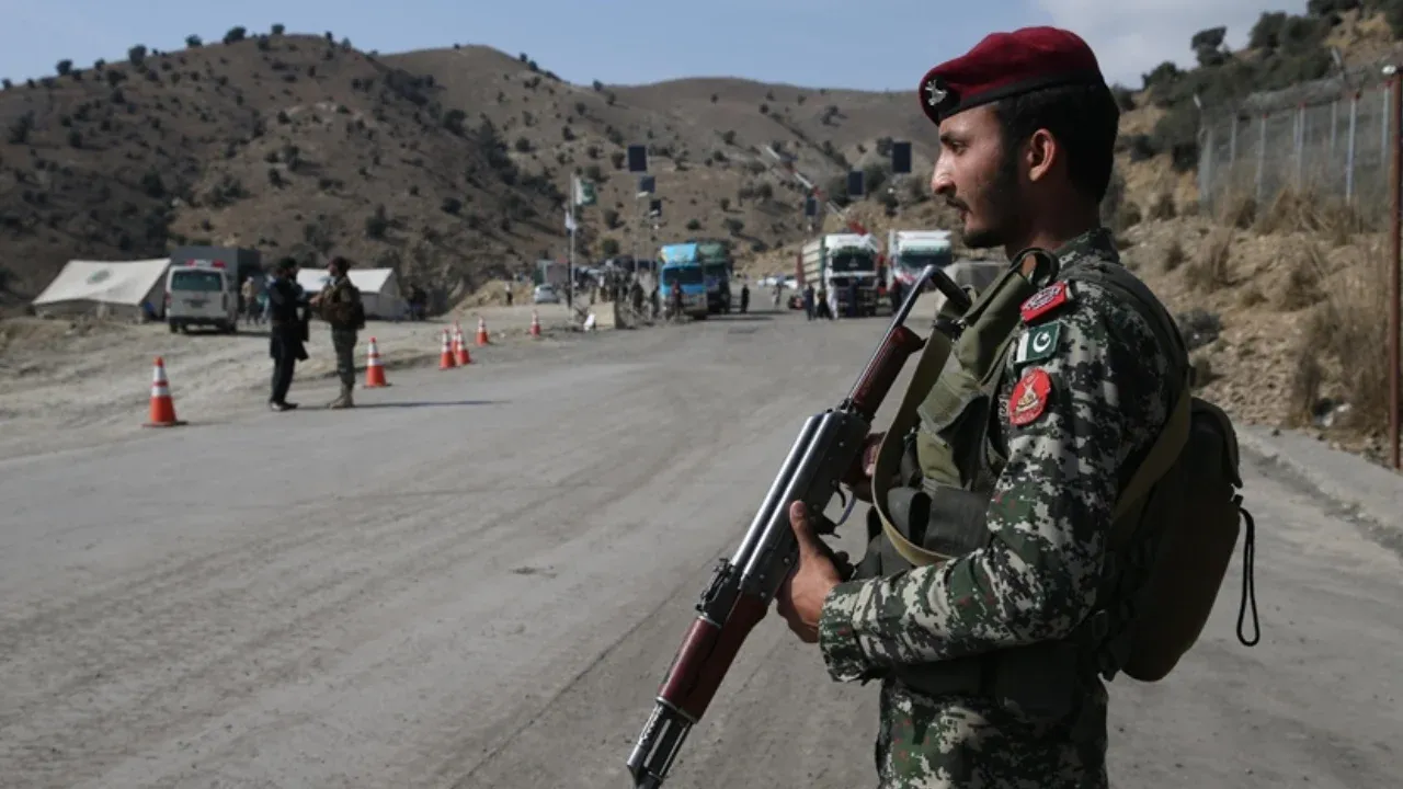আলোচনার মাধ্যমে পাকিস্তান-আফগানিস্তান সংকট নিরসনের আহ্বান চীনের