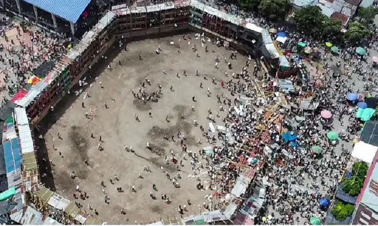 কলম্বিয়ায় স্টেডিয়াম ভেঙে নিহত ৪