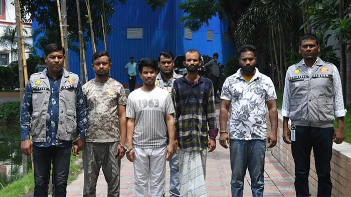 দুদকের তথ্য চুরি করে কোটি টাকার প্রতারণা, রিমান্ডে ৪