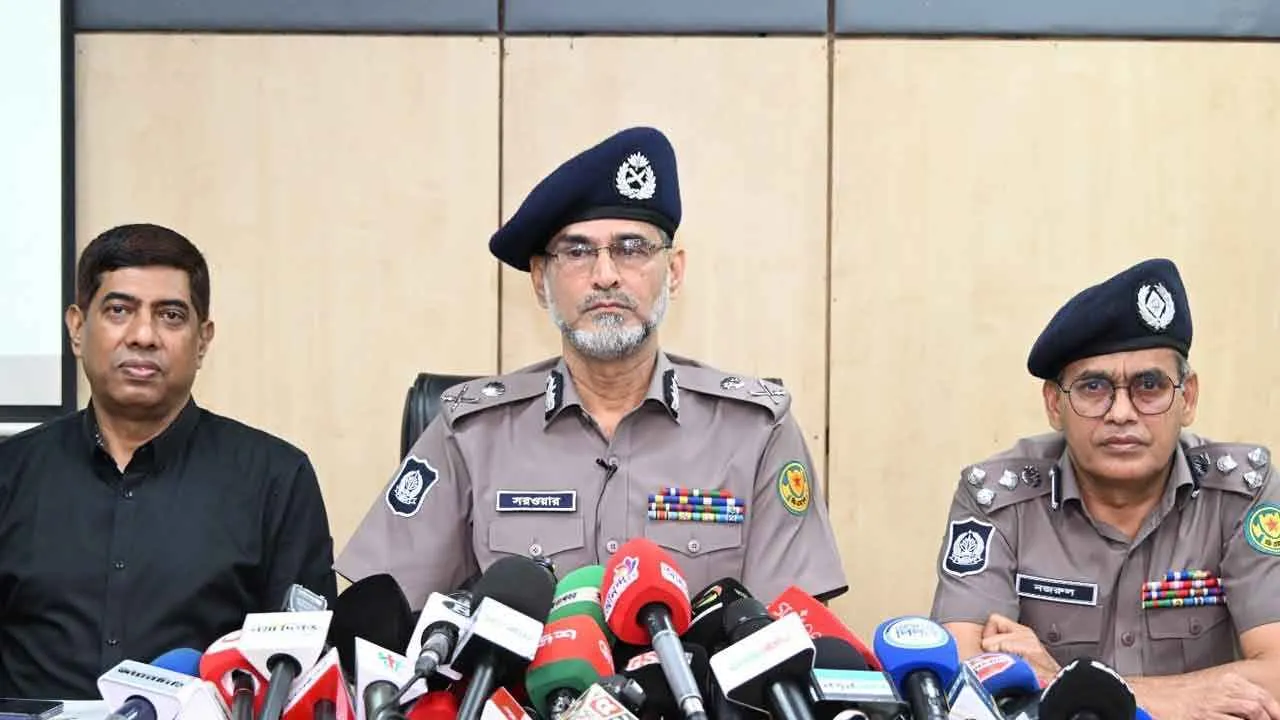 ‘‎চাঁদাবাজদের ছাড়াতে তদবির করতে আসলে আইনগত ব্যবস্থা নেওয়া হবে’