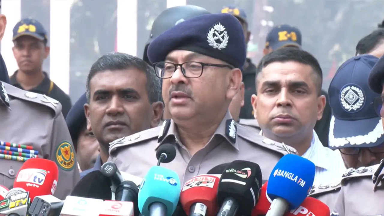 কেন্দ্রীয় শহীদ মিনারে নির্বাচনের মতোই নিশ্ছিদ্র নিরাপত্তা দেয়া হবে: ডিএমপি কমিশনার