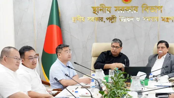 ডিএসসিসির বর্জ্য থেকে ৪৫ মেগাওয়াট বিদ্যুৎ উৎপাদনে চীনা প্রতিষ্ঠানের সঙ্গে বৈঠক