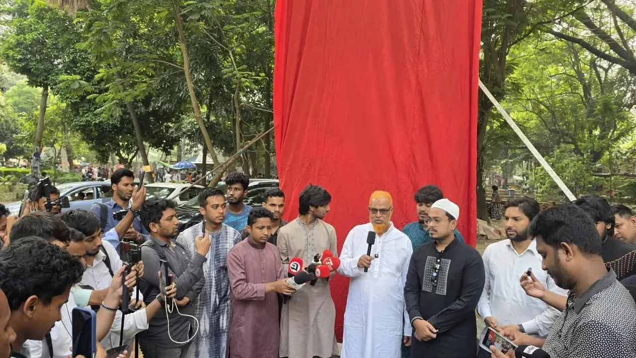 ডাকসুর উদ্যোগে ঢাবিতে ‘আর্তনাদ’ স্মৃতিস্তম্ভ উদ্বোধন