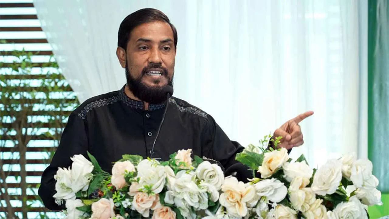 সংসদ ভবনের পাশেই নিরাপত্তা  না থাকে তাহলে নিরাপদ কোথায়