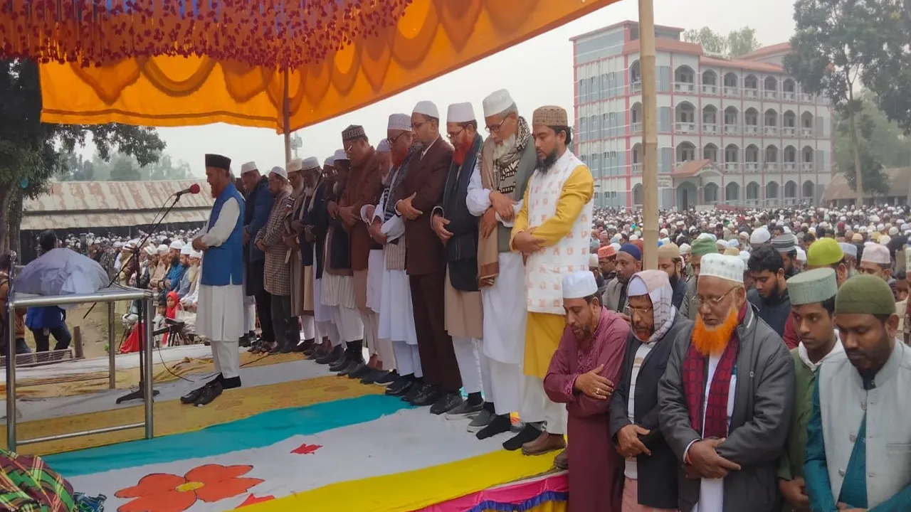 দিনাজপুরে সড়ক দুর্ঘটনায় নিহত জামায়াত নেতার জানাযা ও দাফন সম্পন্ন