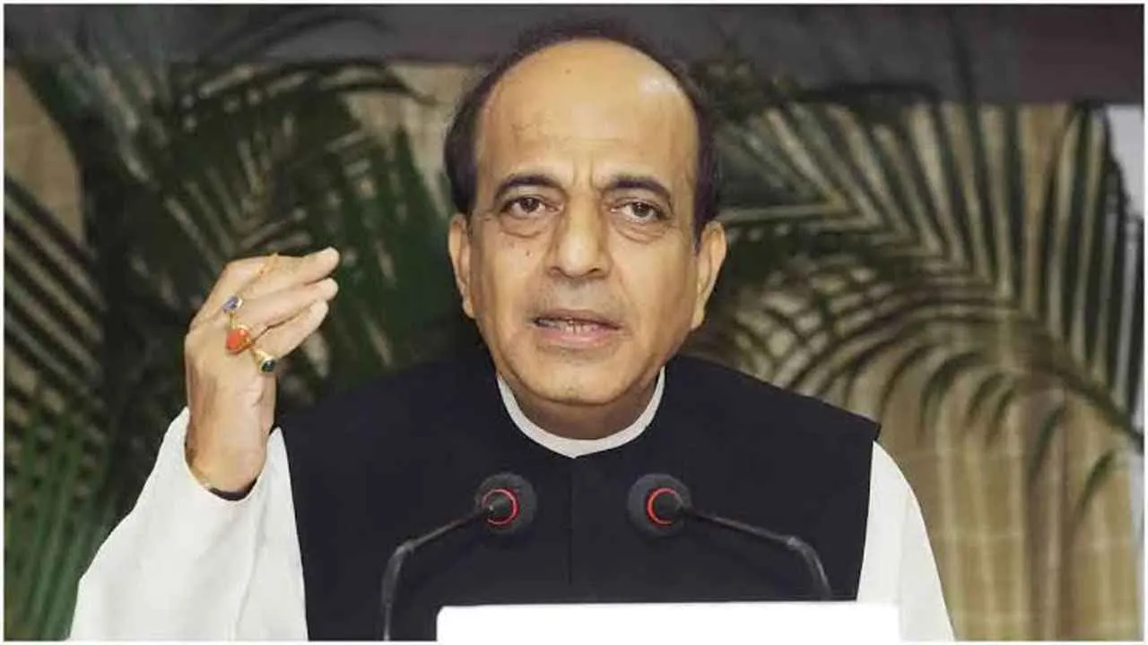 দীনেশ ত্রিবেদীকে মন্ত্রীর সমমর্যাদা দিল ভারত