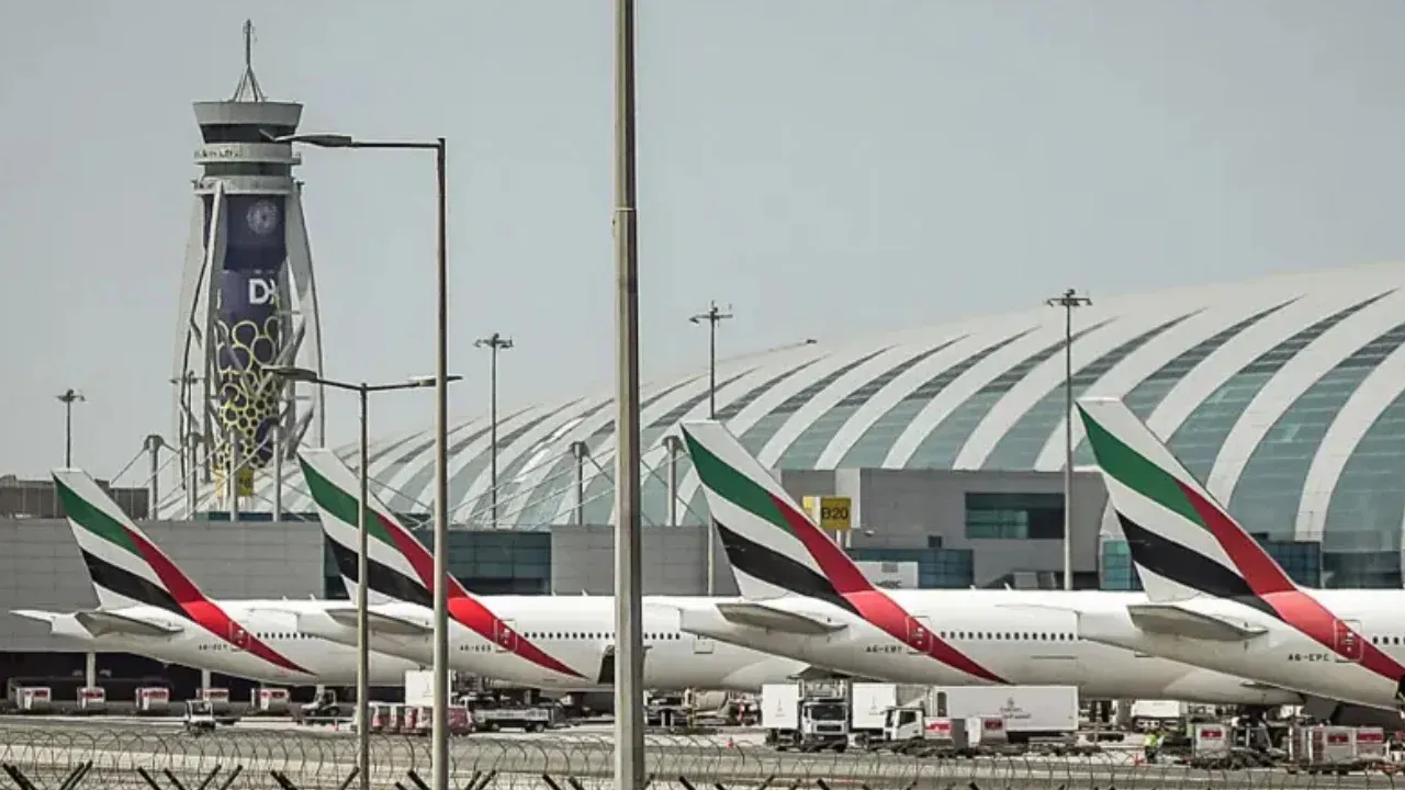 দুবাই আন্তর্জাতিক বিমানবন্দরে ফ্লাইট স্থগিত