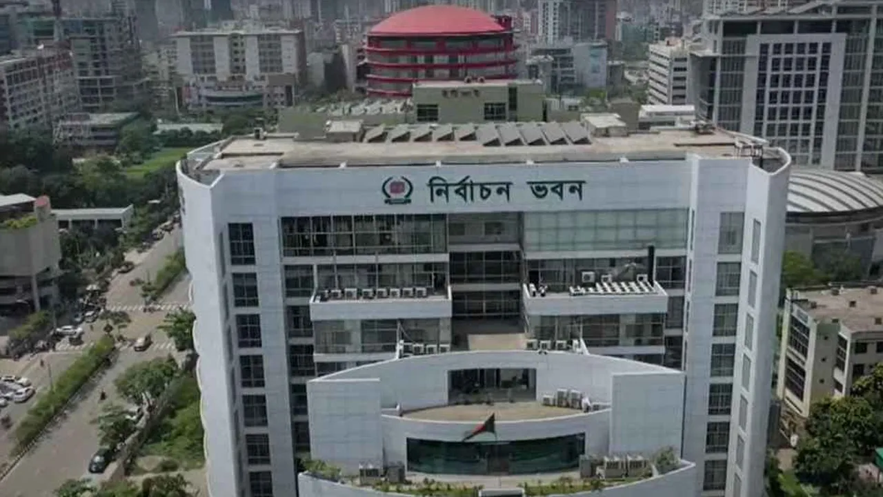 ইসির ওয়েবসাইট থেকে সরানো হলো ‘নৌকা’ প্রতীক