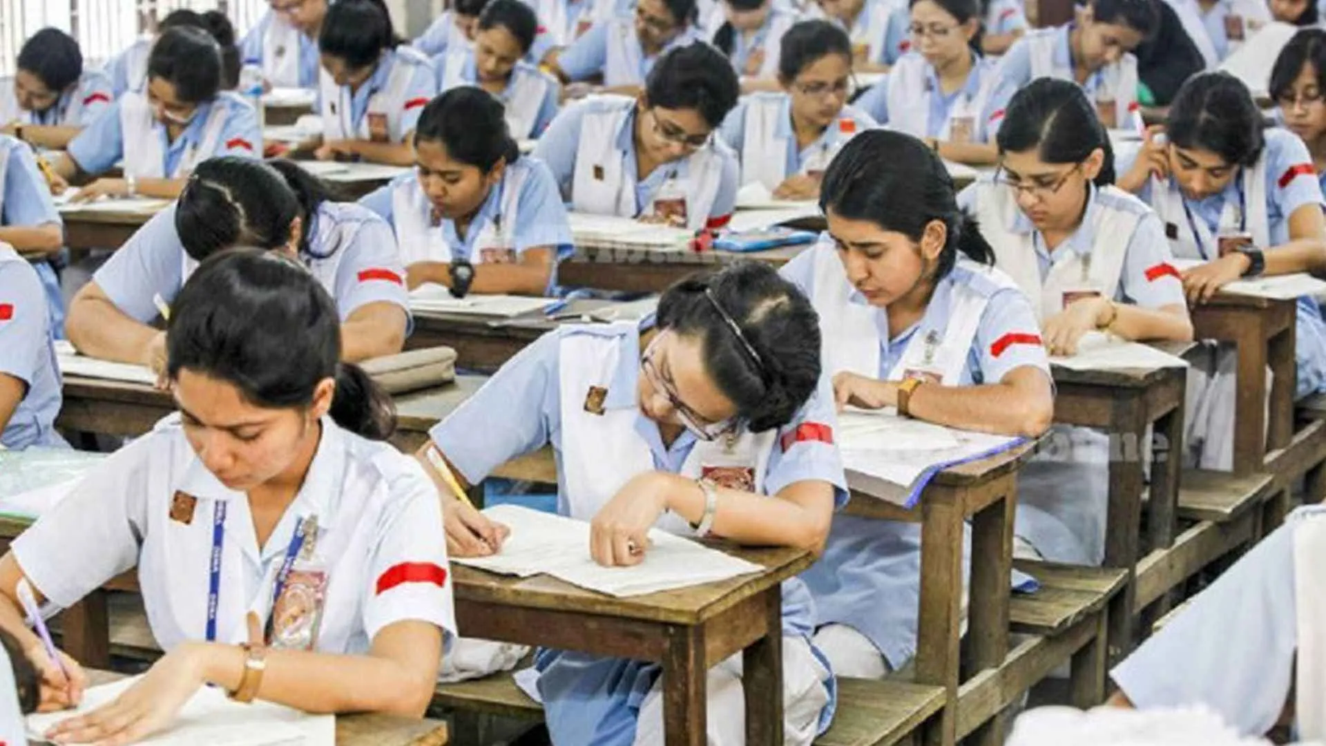 পিছিয়ে যাচ্ছে এসএসসি-এইচএসসি পরীক্ষা!