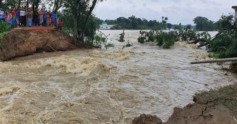 আখাউড়ায় হাওড়া নদীর বাঁধ ভেঙে ৮ গ্রাম প্লাবিত