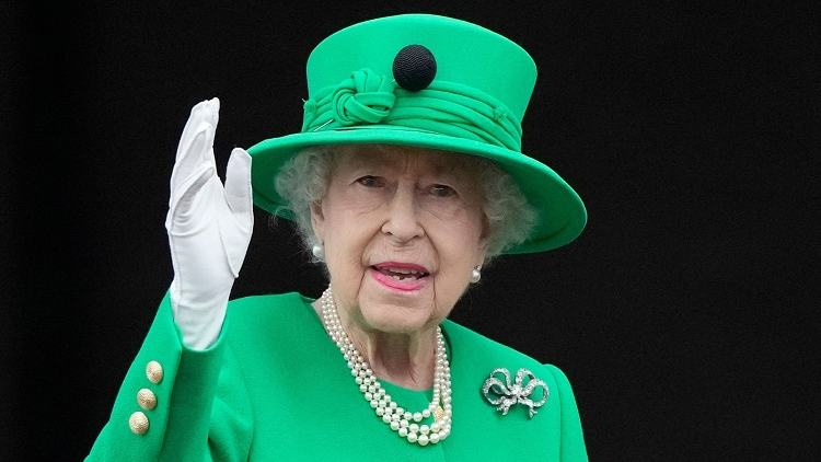 Queen Elizabeth II dies