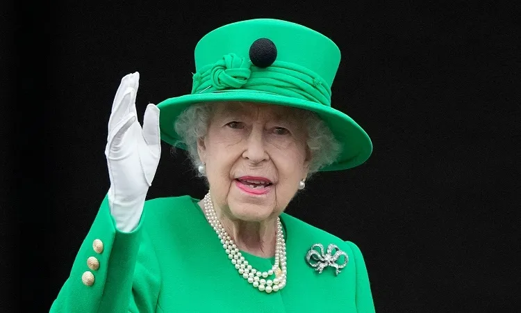 Queen Elizabeth II dies