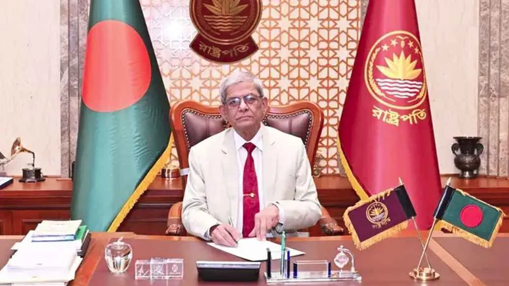 বিশ্বের সঙ্গে তাল মিলিয়ে শিক্ষার মান বাড়াতে হবে