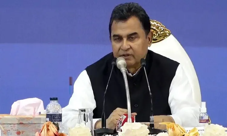 প্রয়োজন হলে আইএমএফ থেকে ঋণ নেয়া হবে : অর্থমন্ত্রী