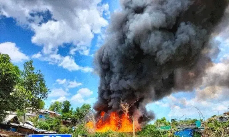 Fire at Rohingya camp razes 80 shelters
