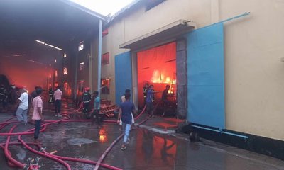 Fire breaks out at Khulna jute mill