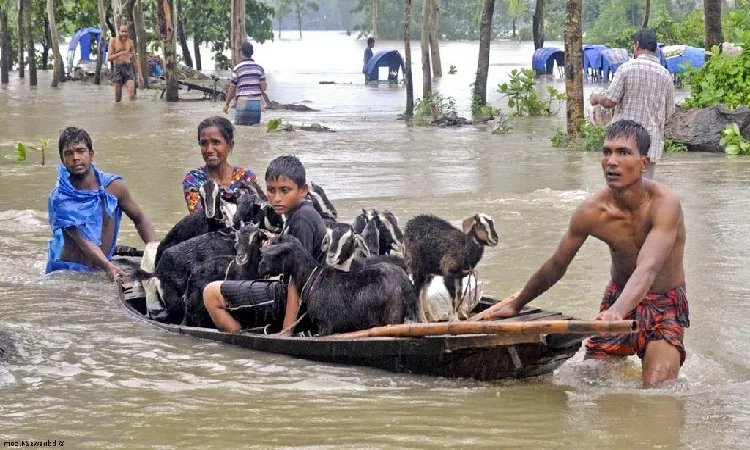 বন্যায় মৃতের সংখ্যা বেড়ে ১০৭