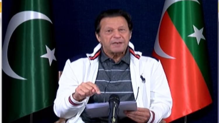Imran Khan challenges NAB law amendment in Supreme Court