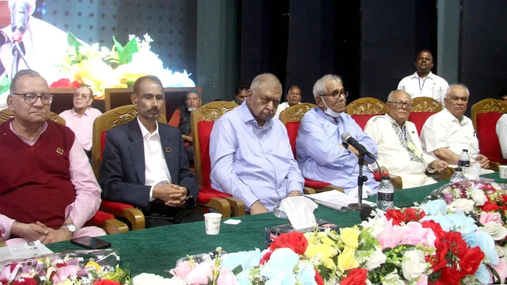 ঐক্য ধরে রাখতে জাতীয় সংলাপ জরুরি : ড.কামাল