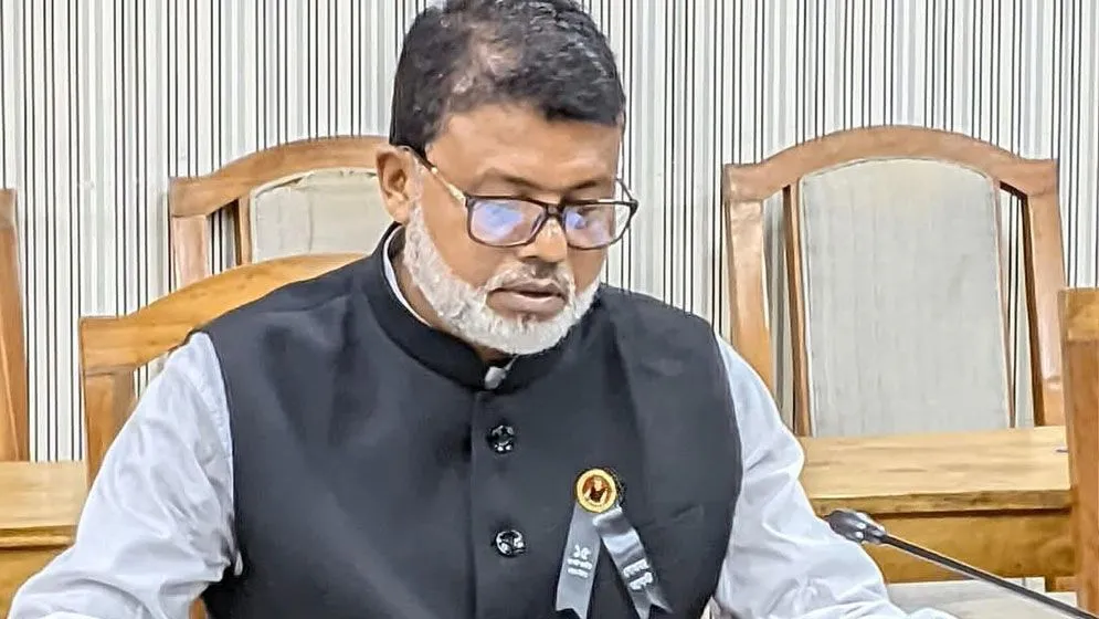 গোসাইরহাটের সাবেক মেয়র বিমানবন্দরে আটক