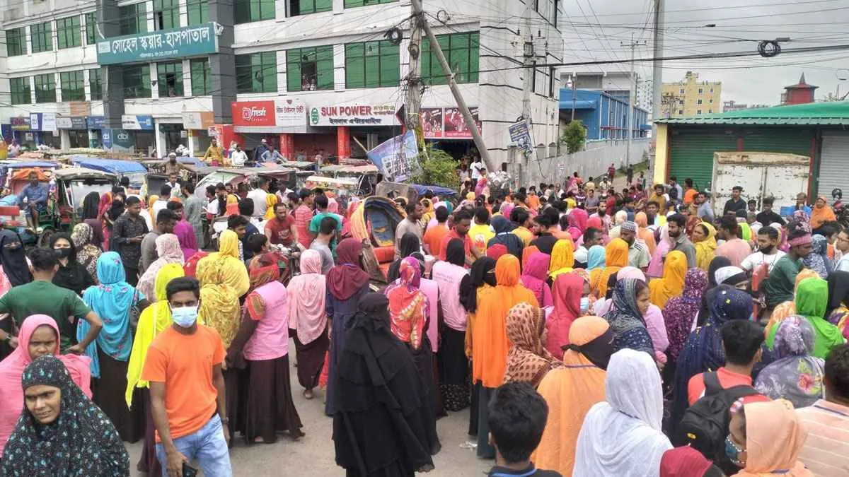 পোশাক শিল্পে অস্থিরতা কাটছে না কেন?
