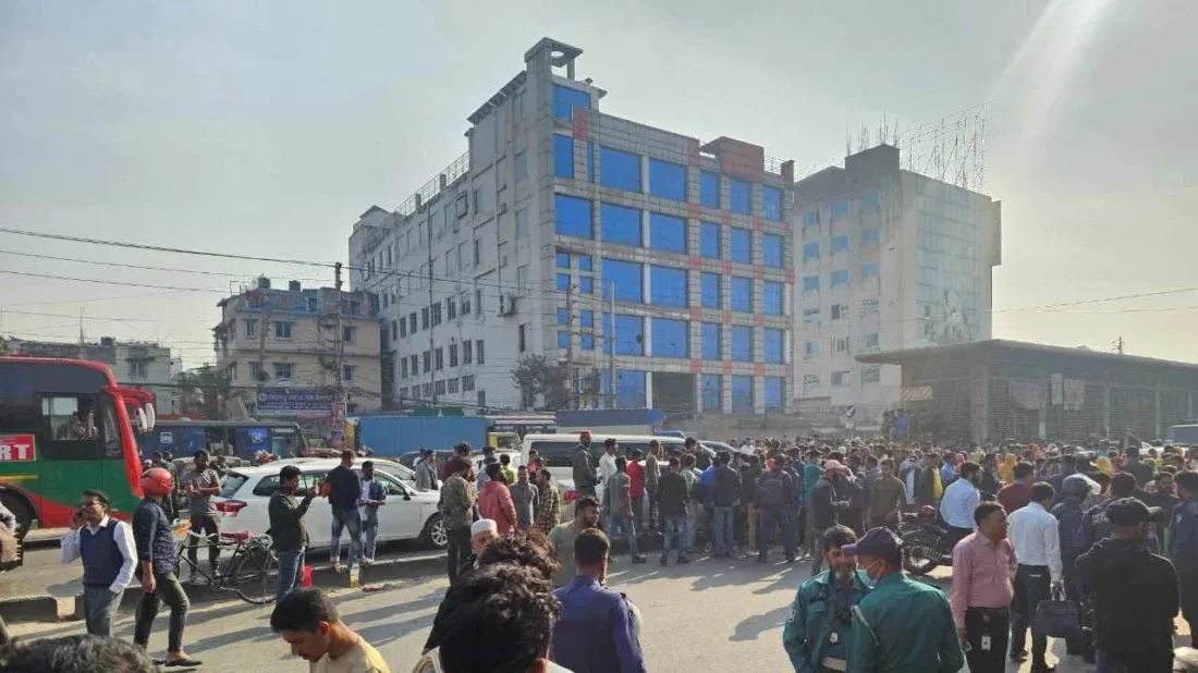 Worker protest triggers traffic jam in Gazipur