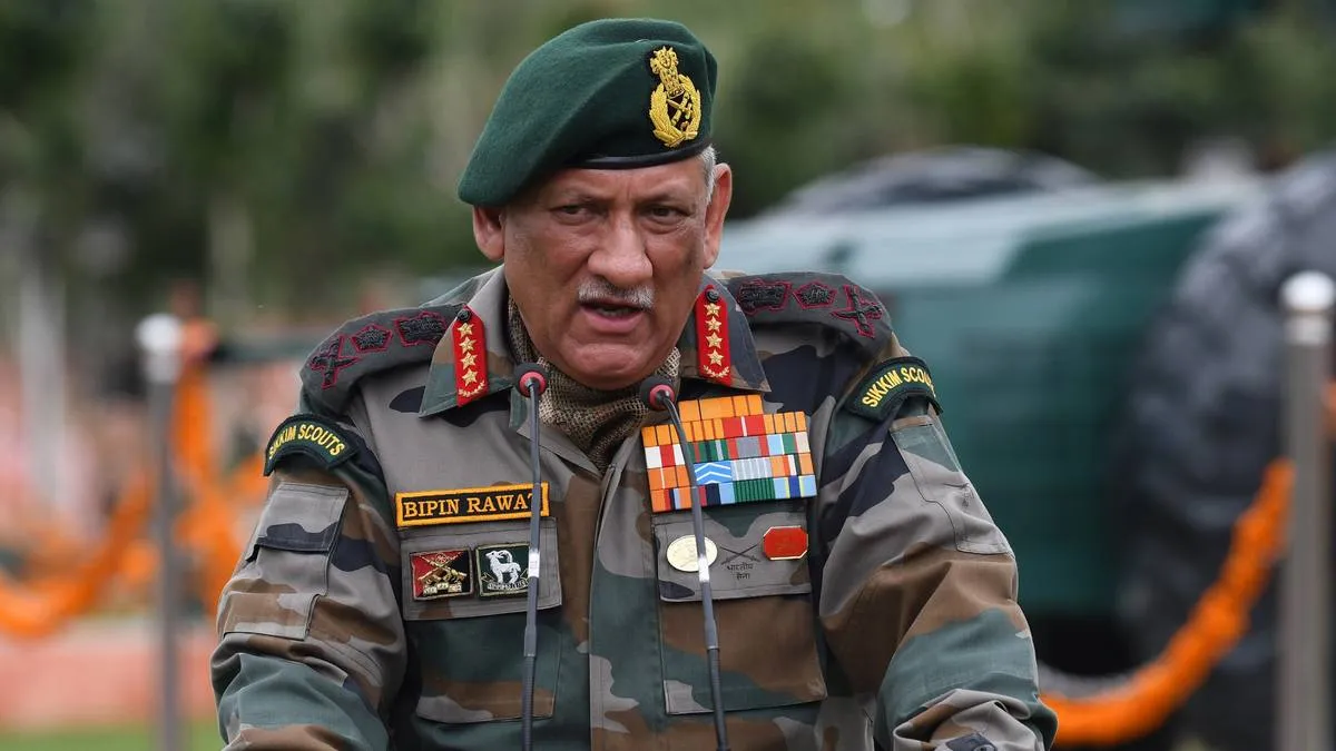 ভারতীয় সামরিক বাহিনীর সর্বাধিনায়ক বিমান দুর্ঘটনায় নিহত
