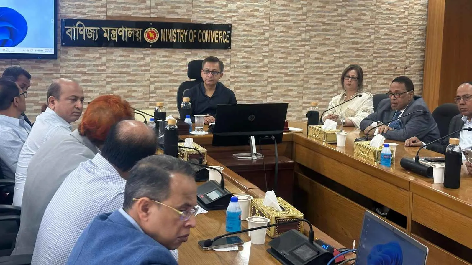 অরাজনৈতিক ও কার্যকর এফবিসিসিআই গড়তে চায় সরকার