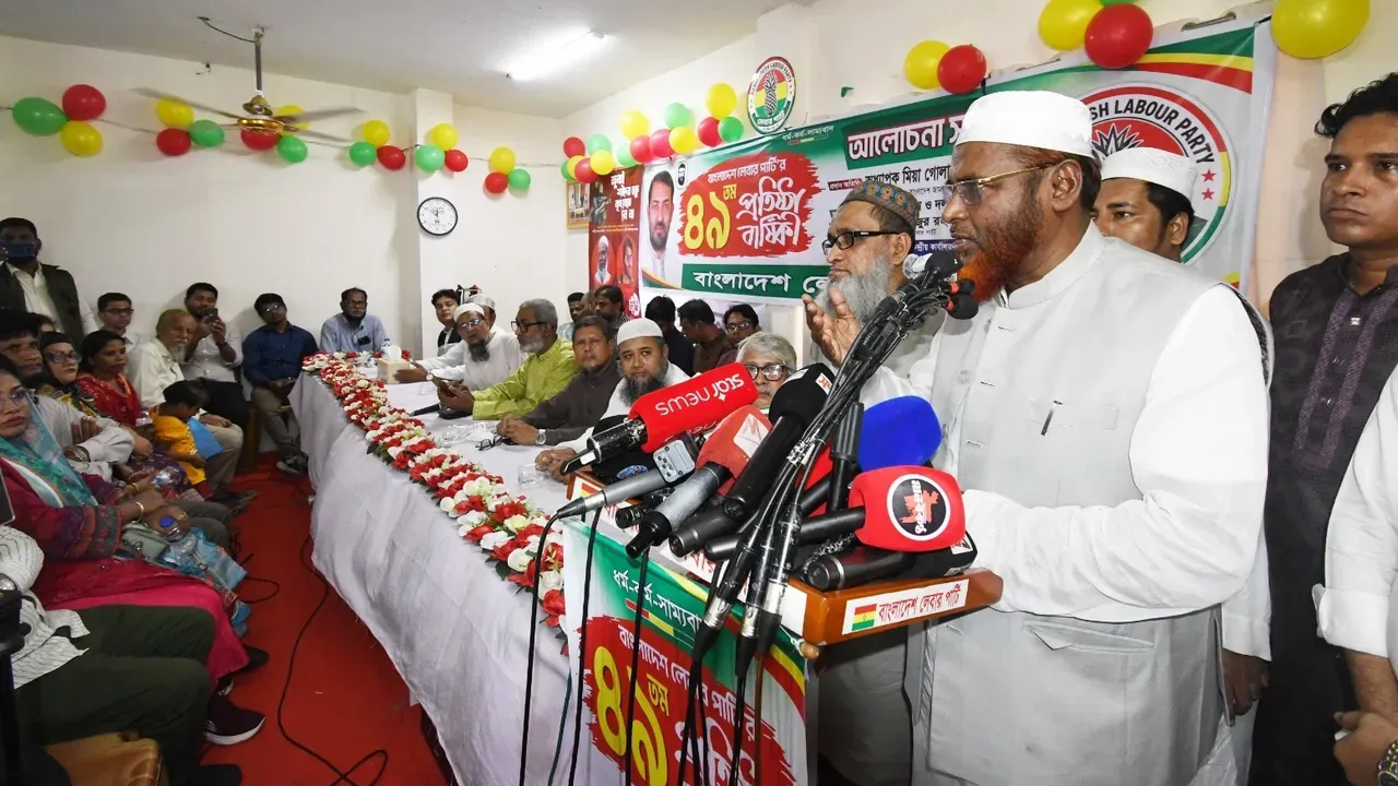 বিএনপির অপরিপক্বতা ও অদূরদর্শী নেতৃত্বে সাত মাসেই সরকার সংকটে