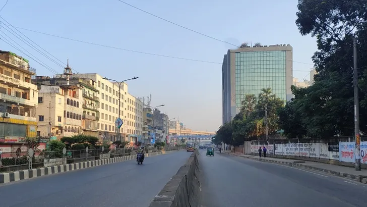 বিএনপি-জামায়াতের ডাকা ৭২ ঘণ্টার অবরোধ চলছে