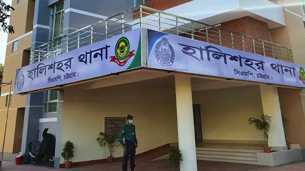 চট্টগ্রামে স্ত্রীকে গলা কেটে হত্যা করলেন স্বামী