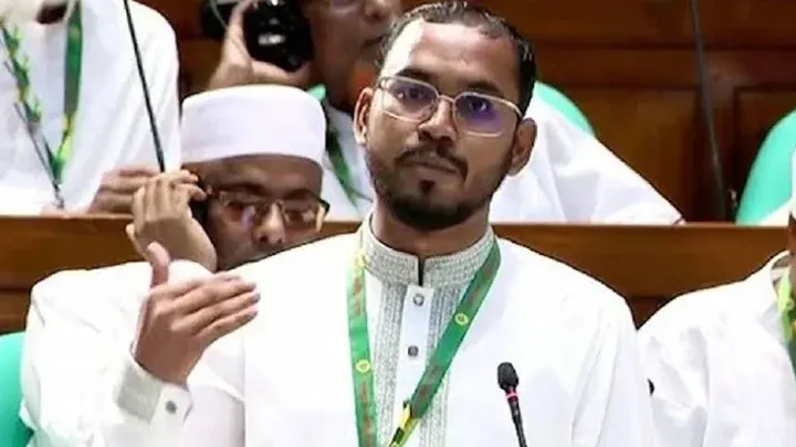 সরকার মতপ্রকাশের স্বাধীনতাকে গলা টিপে ধরছে কি না?