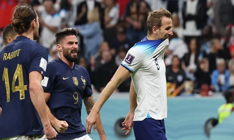 Giroud takes France into World Cup semis