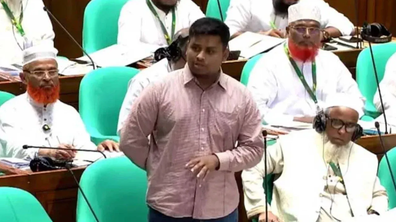 জবাবদিহিতার জন্য মন্ত্রীদের মৌখিক উত্তরের দাবি হাসনাত আব্দুল্লাহর