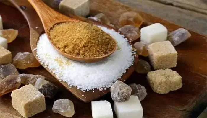 গুড় নাকি চিনি কোনটি স্বাস্থ্যকর?