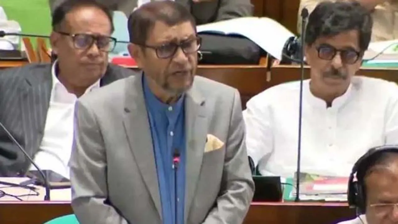 এক লাখ স্বাস্থ্য কর্মী নিয়োগের উদ্যোগ নেয়া হচ্ছে : স্বাস্থ্যমন্ত্রী