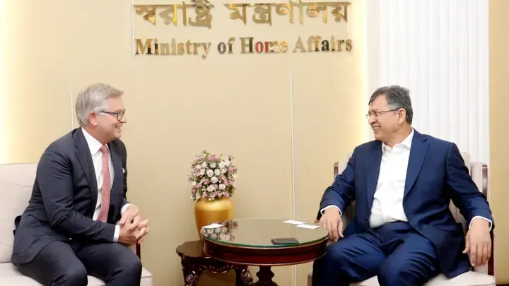 অবৈধ অভিবাসন রোধে জিরো টলারেন্স নীতি বাংলাদেশের : স্বরাষ্ট্রমন্ত্রী