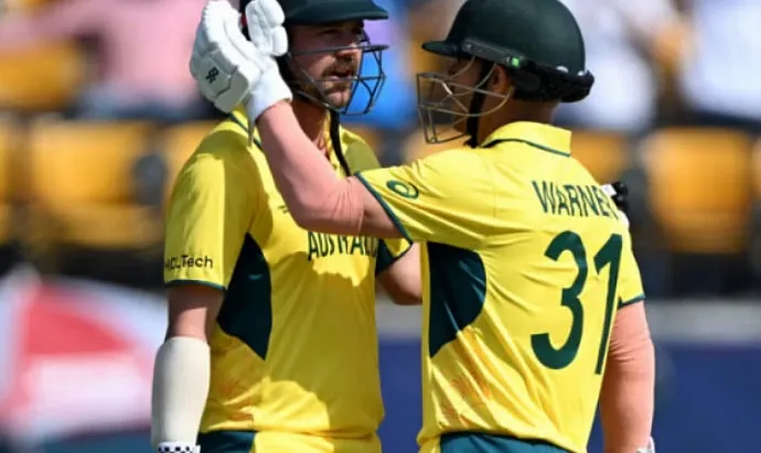 Head, Warner steer Australia to 388