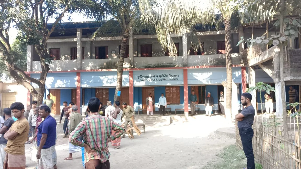 স্কুলে নিয়োগের নামে অর্থ আত্মসাৎ এর অভিযোগ
