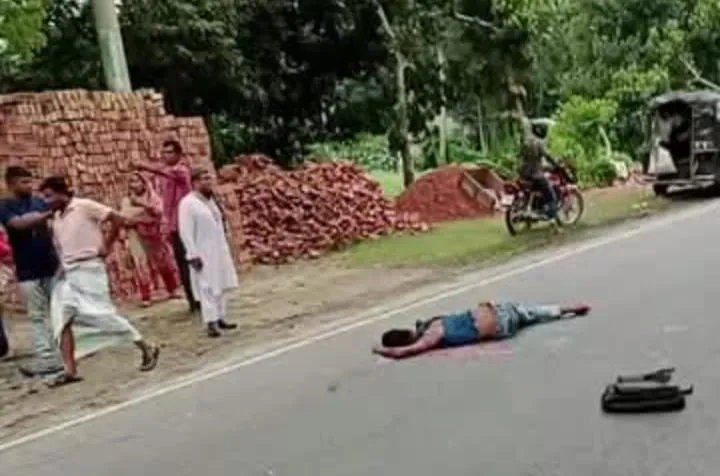 দ্রুতি পরিবহনের ধাক্কায় তিন ছাত্রের মৃত্যু!