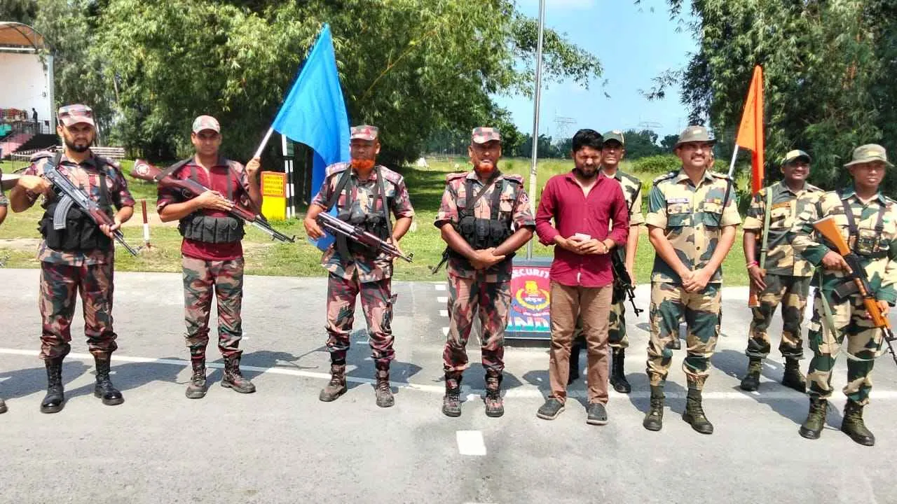 বাংলাদেশি নাগরিককে বিজিবির কাছে হস্তান্তর করল বিএসএফ