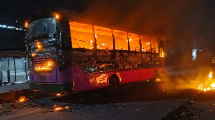 চার দিনে ২০ যানবাহনে আগুন, গ্রেফতার ১৯৫