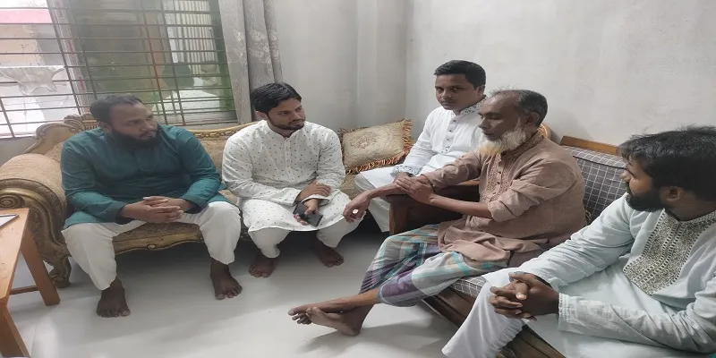 শহীদ রেদুয়ান হুসাইন সাগরের পরিবারের সাথে সাক্ষাৎ করেন ছাত্রশিবিরের সেক্রেটারি জেনারেল