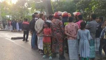 ঠাকুরগাঁওয়ে বাসচাপায় একই পরিবারের তিনজন নিহত
