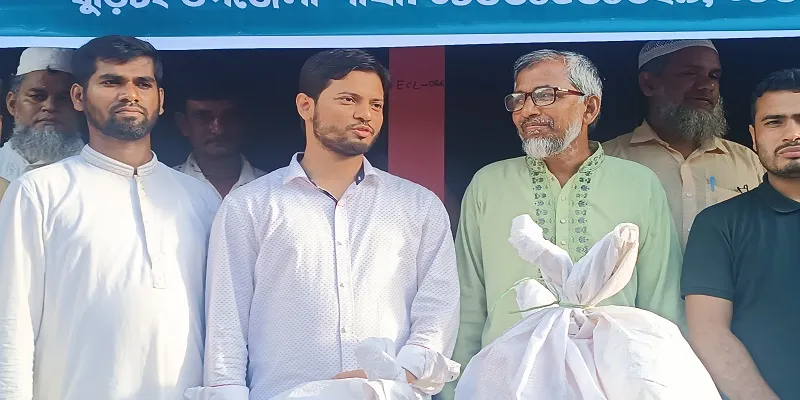 বানভাসিদের পাশে থাকার আশ্বাস দিলেন ছাত্রশিবির সেক্রেটারী