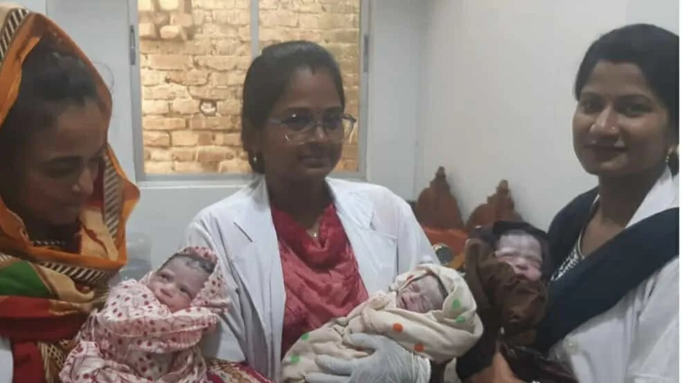 নড়াইলে তিন কন্যার জন্ম দিলেন গৃহবধূ