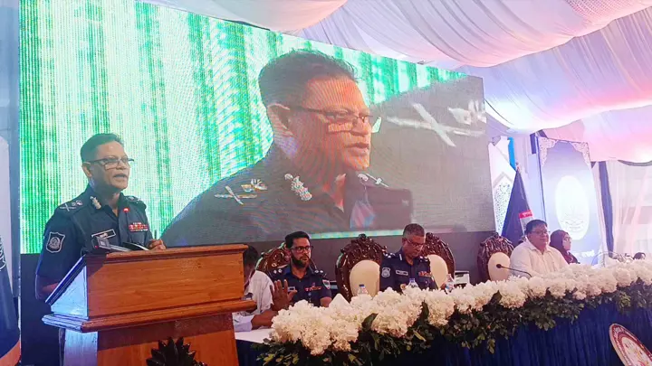 বিগত সরকার পাড়া-মহল্লায় মাদকের আখড়া তৈরি করেছিল : আইজিপি