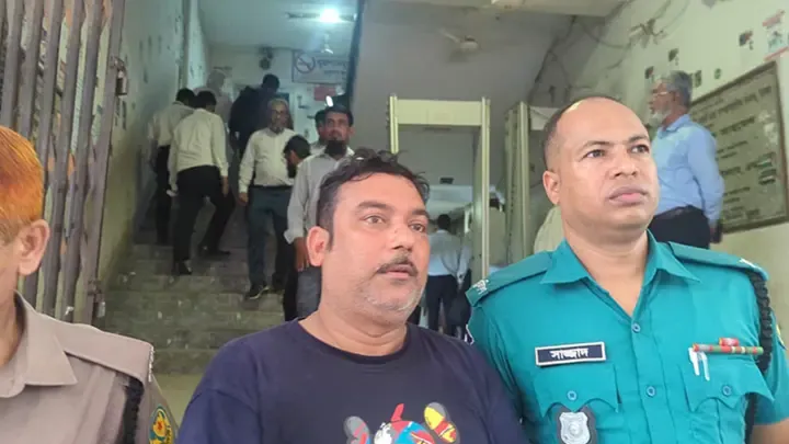 ভারতীয় নাগরিক ৪ দিনের রিমান্ডে