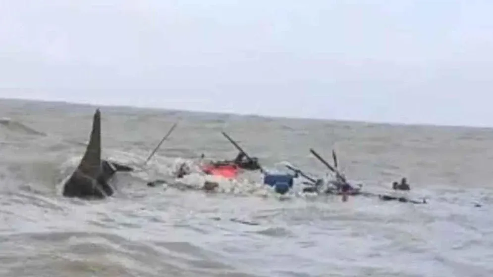বঙ্গোপসাগরে ট্রলারডুবিতে নিখোঁজ ৫ জেলের লাশ উদ্ধার