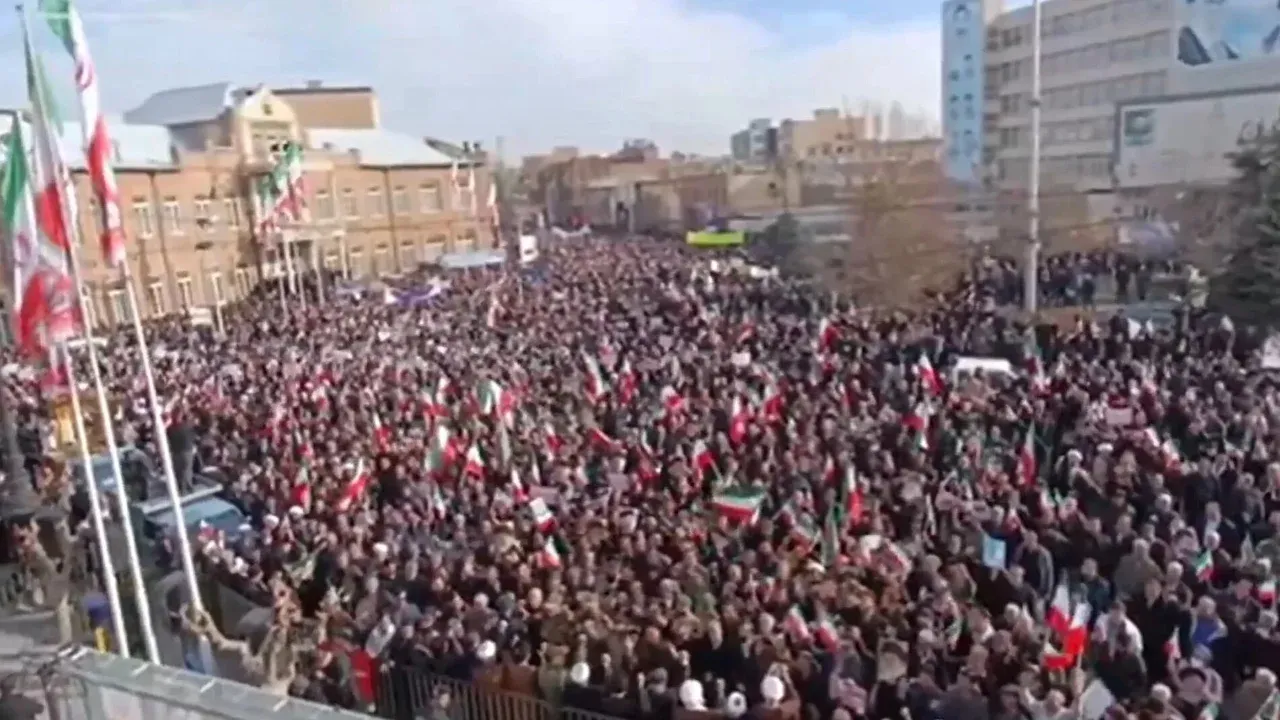 আমরা যুদ্ধকে ভয় পাই না: সমাবেশে ইরানিরা